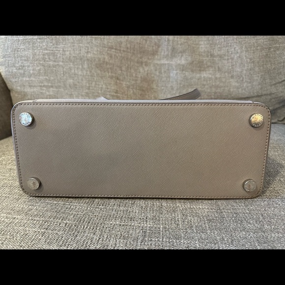 Gray Michael Kors tote - Picture 3 of 7